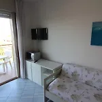 Διαμέρισμα In With Pool Λινιάνο Σαμπιαντόρο